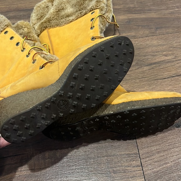 Timberland tall boots with wedge and fur size 9 - Picture 2 of 5